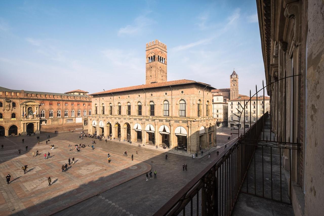 Urbanicooh Asinelli - Balcony On Piazza Maggiore Bologna Buitenkant foto