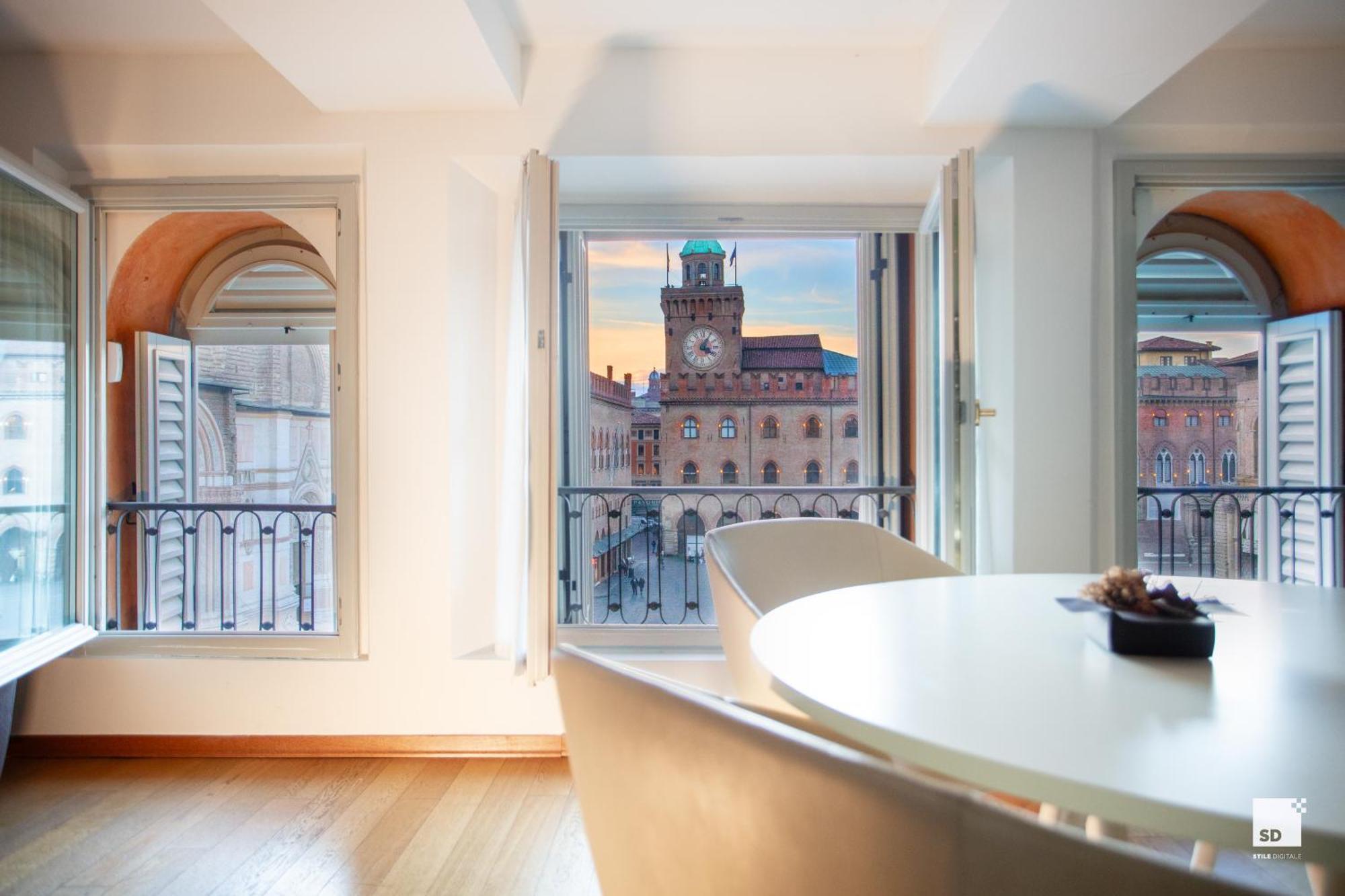 Urbanicooh Asinelli - Balcony On Piazza Maggiore Bologna Buitenkant foto